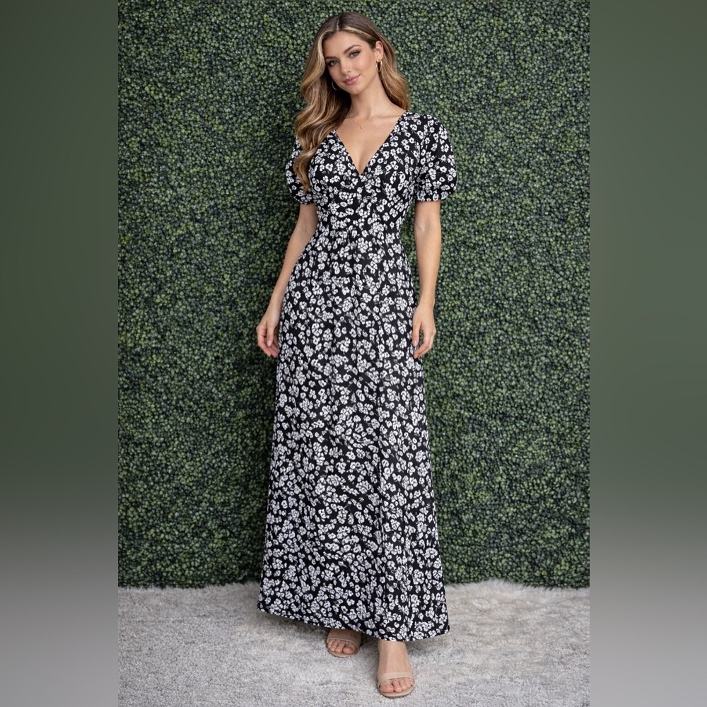 Nwt Black and White silk blend Floral maxi ā Dress